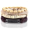 Bracelets de charme 4pcs / set punk boho alliage en cuir brun foncé boues cordon de tag de cordon enveloppe de perles en bois beige bracelets pour l'homme