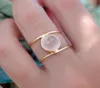 Bröllopsringar Boho Kvinnlig Big Moonstone Ring unik stil Silverguldfärgsmycken Löfte Engagemang för kvinnor9570058