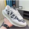 Casual polyvalent 2024 Brand Tissu Sneakers Vlogoo Mens Trainer Board Trendy Stud Sole Sole Designer Surface Nightclub Valentyno Shoes Ju5r