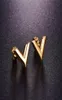 316L roestvrijstalen stud oorbellen voor vrouwen Rose Goldcolor v Letter Triangle Cute Earring sieraden Gift5078627