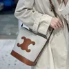 Kobiety torebki CE Podzielona torba skórzana torba posłańca na płótnie designerka wiadra Cel Cowhide ma piękną pojemność triumfalną łuk krowide torebka nowa premiera 812k