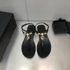 Luxus Marmont Leder -Tanga -Designer -Sandalen: Unisex Strand Kausaler Flip Flops mit Doppelschnalle und Fuzzy -Folie