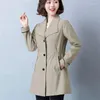 Trench Coats Femme Femelle de grande taille 8xl Femelle 2024 Spring Automne Veste de brise-vent Long Fat MM Tempérament de mode de mode Tops