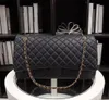 46 cm große Kapazität Ladies Klappen Designer -Taschen Qualität Caviar Classic Handtaschen Frauen Umhängetasche Golden/Silber Metallketten Diamant Diamant