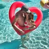 Anillo de natación inflable Floats Floats Tuber en forma de corazón Tubo Summer Agua Fun Fiesta de la playa Pool Float Anillo para adultos 240426
