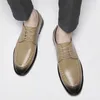 Sapatos casuais Office de negócios masculino Social de couro formal Flats confortáveis deslizam na festa de casamento de carreira negra