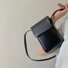 2024 Flap Crossbody Tassen vrouwen mini pu lederen schoudertempelingen en handtassen voor meisjes dames telefoon eenvoudige massieve designer tas