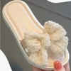 Лук твердый малыш для девочек Slippers Summer Pvc не скользящие пляжные туфли для детей Удобные квартиры на открытом воздухе детские тапочки 240426