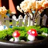 Decorações de jardim Novo venda quente 10pcs 2 cm Mini cogumelos artificiais Miniaturas Miniaturas Fairy Garden Moss Terrarium resina Crafts Decorações estacas