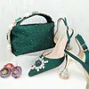 Zapatos de vestir dudas, como un buen set africano y a juego de bolsas con mujeres de venta verde italiana para la boda HGO1-28