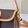 Sac de créateur fabriqué à partir d'un sac multifonctionnel en cuir en relief en relief avec bandoulière en cuir détachable