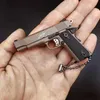 Zabawki z broni 1 3 Mini Mini 1911 Pistol Model Bierek wisiorek odłączany fałszywy broń zabawek dla PUBG Dorosły Dzieci Prezent Bożego Narodzenia T240428