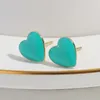 Boucles d'oreilles étalon 2024 bijoux d'huile d'huile d'émail pour femmes en forme de coeur et mignon petit tempérament frais