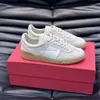 Witte schoenen echte ontwerper Women Valentyno veelzijdige sneakers 2024 Sportstudleder trainer Little Vlogoo Spring Leisure Flat Paren Bottom Board Men LWKS