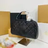 Moda clássica de grande capacidade Bolsa de grão de diamante Lichchee Box Saco de lancheira 30*10,5*17