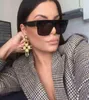 Kim Kardashian Woman Square Sole Sun Glasses Black Shades Female Designer di lussuoso Designer di lusso Domande Donne G2205067910007