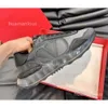 Polsterte Gestüt Sneakers Trainer Designer Valentyno atmungsaktiven Schuhen 2024 Vlogoo Casual New Fashion Sports vielseitiger Farbblock Mens Mput