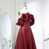 Festklänningar Elegant Bourgogne Satin Off Shoulder Evening With 3D Flowers 2024 Long Women Wedding Formal Gowns