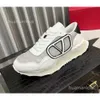 New Casual Sneakers 2024 Stud Trainer Vlogoo Spring Shoes High End Breathable Leather Thick Sole Mens Fashion Designer Sports Valentyno IKTZ