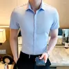 Camisas de vestido masculinas camisa de manga curta de verão de verão, versão coreana de negócios casual masculino mano e bonito moda de cor sólida tops