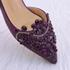 Klädskor 2024 elegant lila pu -tyg med olika ljusa strass dekorativa höga klackar modeparty sandaler kvinnors sko väska set