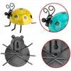 Mini Metall Ladybug Beetle Zaun Kleiderbügel Wand Hanging Ornament Statue Outdoor Terrasse Garten Figuren Skulptur für Wohnkultur 240424