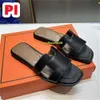 Designer Summer Swippers for Women Ladies Leather Claquette élégant Pantoufle Room Slides Sliders Claquettes Outdoor Casual Shoes Taille 35-42