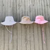 Le Bob Designer Hat for Women Vintage Bucket Hat Designer Gorras Популярный черно -белый розовый модный модный пляж Летние роскошные шляпы дизайнеры женщин Wide Brim Mz02 B4