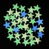 100pcsset estrelas adesivos de parede luminosos brilham no escuro para crianças decalques de decoração de quarto de bebê colorido star home decoração diy mural 240418