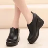 Chaussures habillées Généhes en cuir 2024 Printemps Automne Slip-on Femme High Heels Round Toe Casual Coaste Talon Talon Plateforme