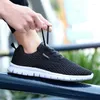 Running schoenen Big Size 38-47 Smmer Men and Women Breathable Mesh Jogging Sneakers Outdoor Ultra Light Sports