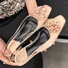 Sandales femelles fleurs en soie élégante femmes chaussures de plats 2024 mode chaussures peu profondes glissa sur les dames plates