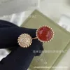 Cadeaux de bijoux haut de gamme vintage pour les êtres chers Lucky Advanced Advanced Simple Fashion Temperament Femme avec Vnain commun