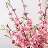 Fleurs décoratives Spring Artificial Plum Blossom Branch Fleur silky Fleur maison DIY DÉCORATION DE MARIAGE BOUQUET PLASTIQUE