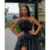 Vestidos sexys sexy negros sin tirantes sin tirantes con el lado de plumas High Slit A Line Long Satin Dress Vestido especial OCN Vestidos OCN especiales