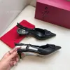 High Heel Pumps Designer Valentyno Shoes Stud Four Seasons Metal V-Button Counter Lacquer Leather Shiny äkta klackar 2024 Thin Pointed Toe Style Sandals RM4H