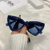 Sonnenbrille Red Cat Eye Frauen Modestil Triangle Shades klare Süßigkeiten Farbe Brillen Vintage Sonnenbrille für