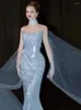 Runway Dresses Fairy Blue Celebrity Strapless paljettband Pleat illusion Lyxig glittrande sjöjungfru Evening Party -klänningar