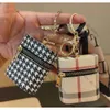 Creativity Presbyopia Car Keychain Luxury Keychain Coin Purse Pendant Charm Jewelry Keyring Holder PU Leather Flower Grid Designer Metal Key Chain 810