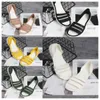 2024 Designer Sommer Neue flache Sandalen Hausschuhe Strand Schwarz weiß gelb Casual Flat Boden bequeme Frauen Pantoffeln