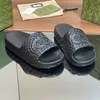 Designer Sandals Chaussures pantoufles glissez les femmes plate-forme en caoutchouc Mule House Slipper Jelly Beach Sandale Sandale plate talon décontracté pantoufles à l'extérieur Piscine Sliders Chaussures