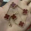 Designer Classic Bracelet Bangle White Red Blue Agate Shell Gold Silver Charm Bracelets 18K Gold Plated Four Leaf Clover Women Luxury Jewelr