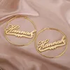 Personalisierte Hoop -Ohrringe mit Namen Custom Gold Hoops Namen Ohrring Typ handgefertigte Kursivstollen für Frauen Brautjungfer Geschenk 240418