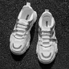Sıradan ayakkabılar tıknaz spor ayakkabılar vulkanize adamın yüksek platformu kış femme dantelli beyaz sepet erkekler koşu ayakkabı
