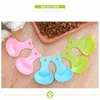 Vêtements de chien 2pcs animaux de compagnie nourrissant la cuillère à eau alimentaire chiot chats en plastique bonbon couleur sabot plats pelleux fournitures de scoop