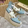 Kadın Platform Espadrille 8cm Tasarımcı Topuklar Pompa Yaz Kama Ayakkabıları Tasarımcı Sandalet Mavi Denim Pompalar Kadın Plaj Sandale Örgülü Rope Sole Ayak Bileği Kravat Üst Kalite