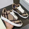 Designer Men Cochez la boîte à tricot baskets de luxe Luxury Femmes Chaussures plates Soufflement en nylon en nylon Upper Rubber Sole Plaid Logo Lady Retro Retro Casual Sports Chaussures Top Quality