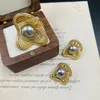 Nieuwe geometrische uitgeholde grote pareloorbellen ring modieuze en elegante hand versierde oorbellen sieraden ear-9910