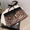 Bola de grande capacidade Leopard Tote ombro feminino 2024 Moda de alta qualidade PU bolsa de designer de couro PU e bolsas