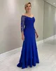 Royal Blue Mermaid Mutter der Braut Kleider aus Schulter Langarmes Hochzeit Gastkleid abgestufte Rock bodenlange Abendkleider